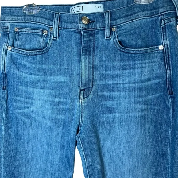 AYR All Year Round The Pop Straight Leg Jeans Sz 32 Light Wash Stretch USA Made